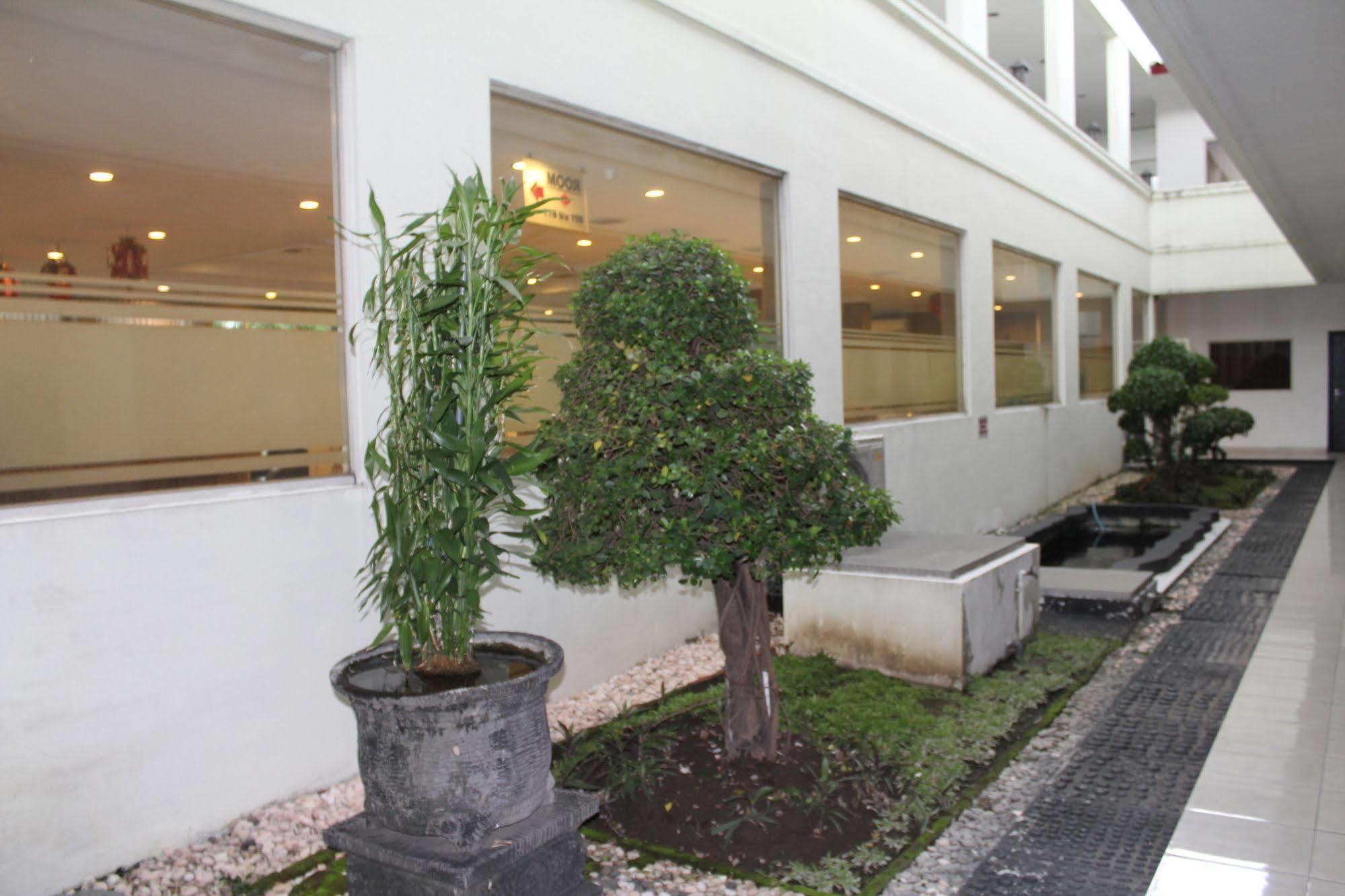 Hotel Sinar 3 Sedati Buitenkant foto